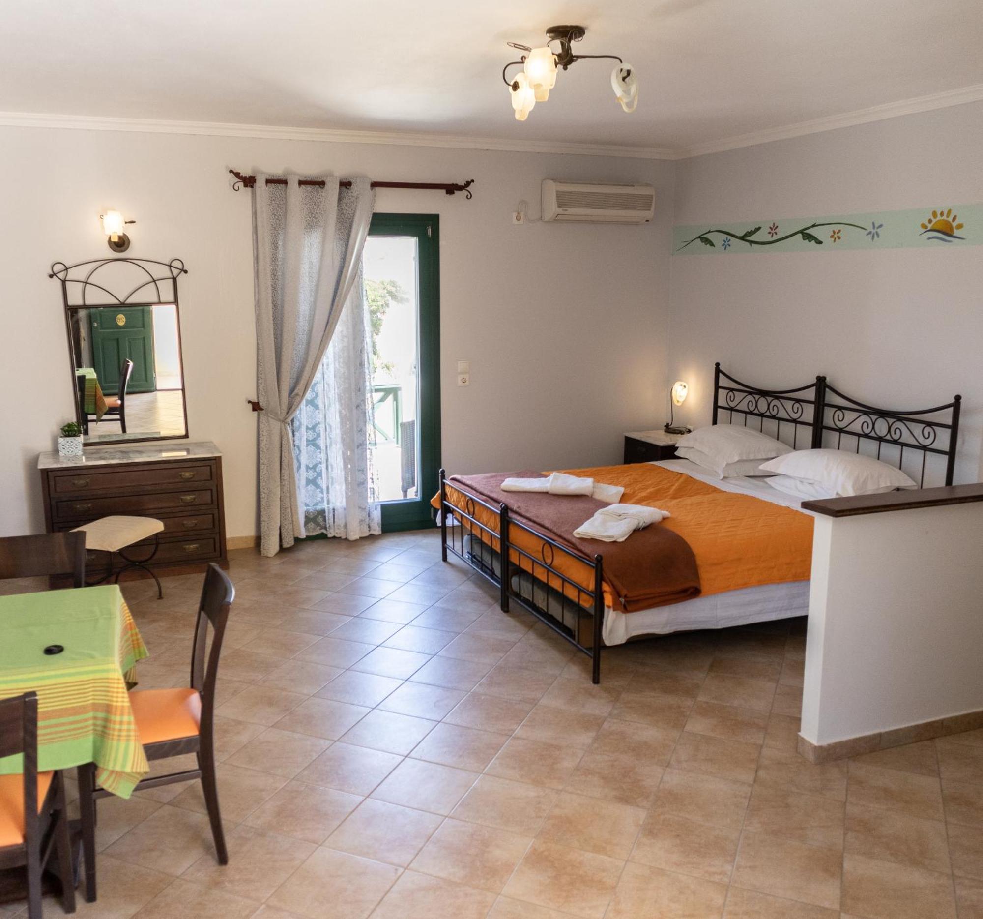 Dilina Studios Arkasa Habitación foto